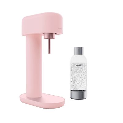 A pink Ruby 2 sparkling water maker and bottle#väri_pink