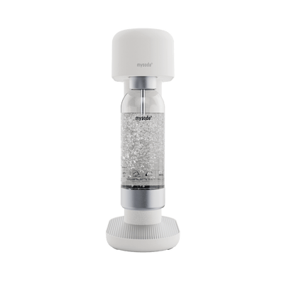 A white and silver Ruby 2 sparkling water maker viewed from the front#väri_white-silver